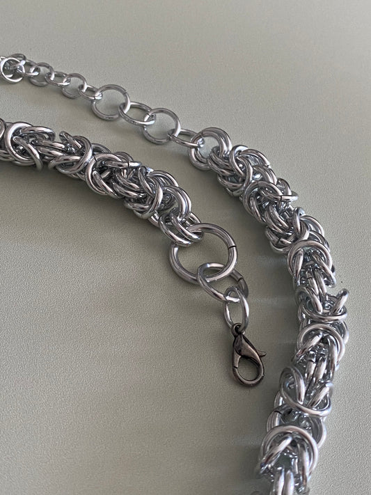 Gradient Chainmail Necklace